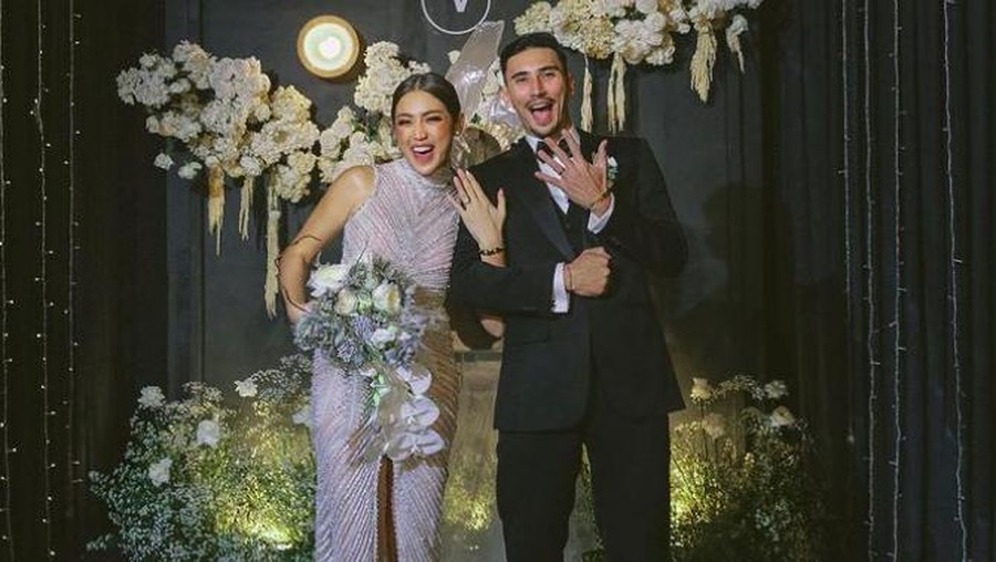 Momen makan malam pernikahan Jessica Iskandar dan Vincent Verhaag