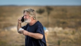 Astradara Rust Akui Lalai Periksa Pistol Alec Baldwin