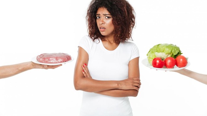 4 Dampak yang Mengintai Jika Rutin Lewatkan Makan Malam, Salah Satunya Bisa Bikin Berat Badan Bertambah Lho!
