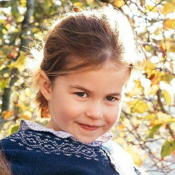 <p>Dikutip dari <em>Evening Standard,</em> <em>Indy100</em>, dan <em>Yahoo,</em> kekayaan yang dimiliki Putri Charlotte berhasil membawanya ke posisi pertama tentang selebriti cilik terkaya di dunia, Bunda. (Foto: Instagram: @princesscharlottecamridge)</p>