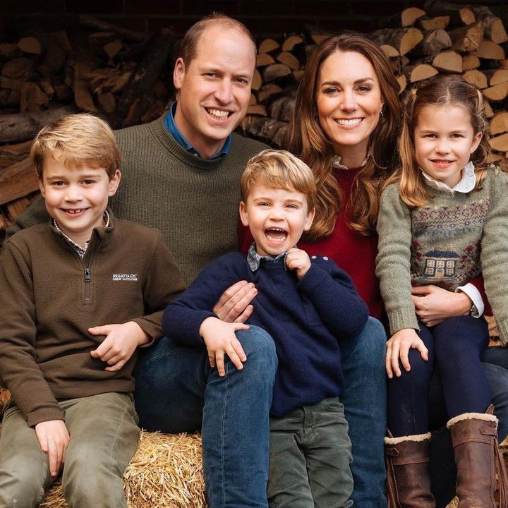 <p>Pangeran William dan Kate Middleton dikaruniai 3 orang anak, Bunda. Satu diantaranya adalah Charlotte Elizabeth Diana. (Foto: Instagram: @dukeandduchessofcamridge)</p>