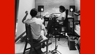 Lirik Lagu Alright - Romantic Echoes ft. Pamungkas
