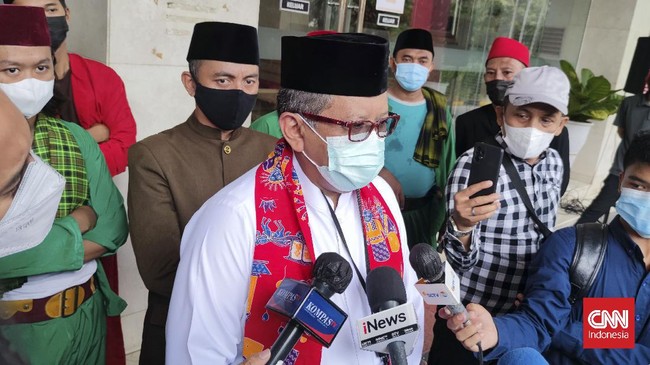 Hasto menilai kajian akademis agar nantinya perbandingan kinerja antara SBY dan Jokowi menjadi objektif dan tidak saling klaim saja.