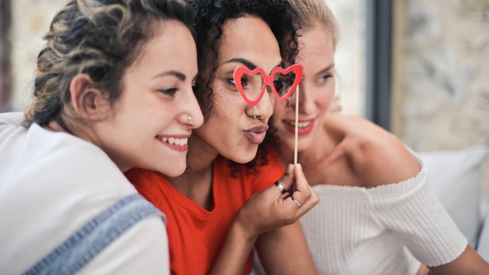 Jago Bersosialisasi, Ini Sederet Zodiak yang Punya Kecerdasan Interpersonal di Atas Rata-Rata