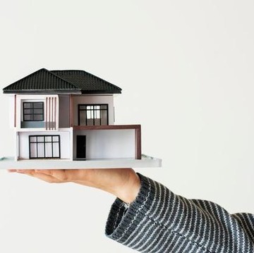 img-title Hidup Hemat dan Jalankan 2 Pekerjaan Sekaligus, Perempuan Ini Berhasil Beli Rumah di Usia 22 Tahun! Ini Kisahnya