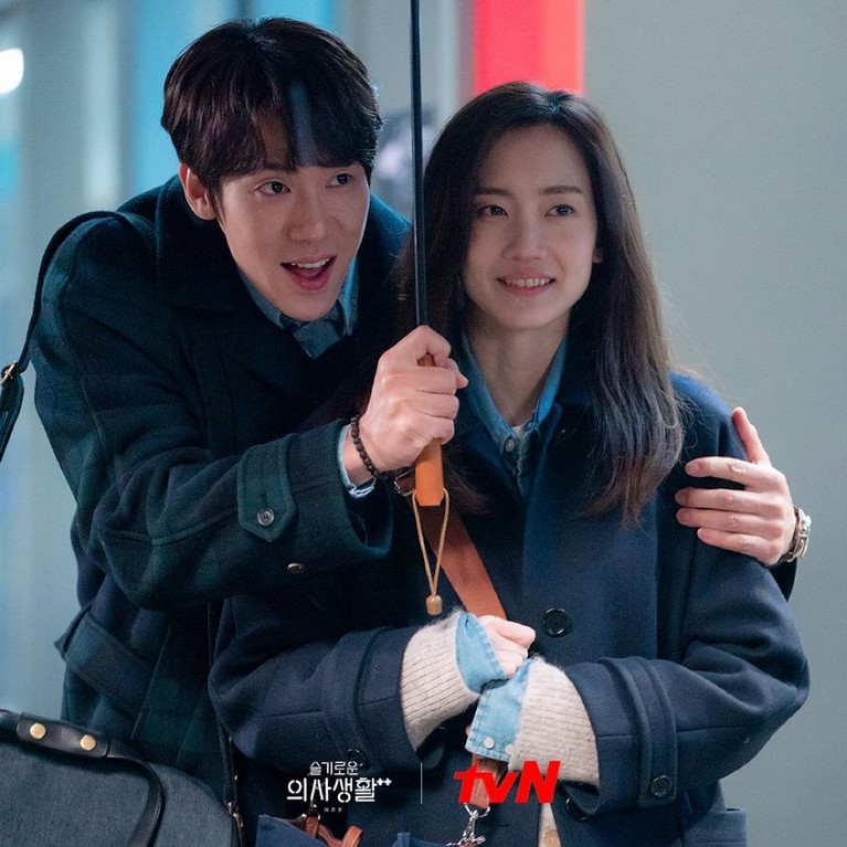 7 Momen Romantis Yoo Yeon Seok & Shin Hyun Been di Hospital Playlist Disorot Yoo Yeon Seok dan Shin Hyun Been terciduk kondangan bareng, momen romantis mereka di Hospital Playlist kembali disorot. Yuk intip!