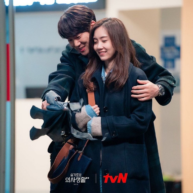 7 Momen Romantis Yoo Yeon Seok & Shin Hyun Been di Hospital Playlist Disorot Yoo Yeon Seok dan Shin Hyun Been terciduk kondangan bareng, momen romantis mereka di Hospital Playlist kembali disorot. Yuk intip!