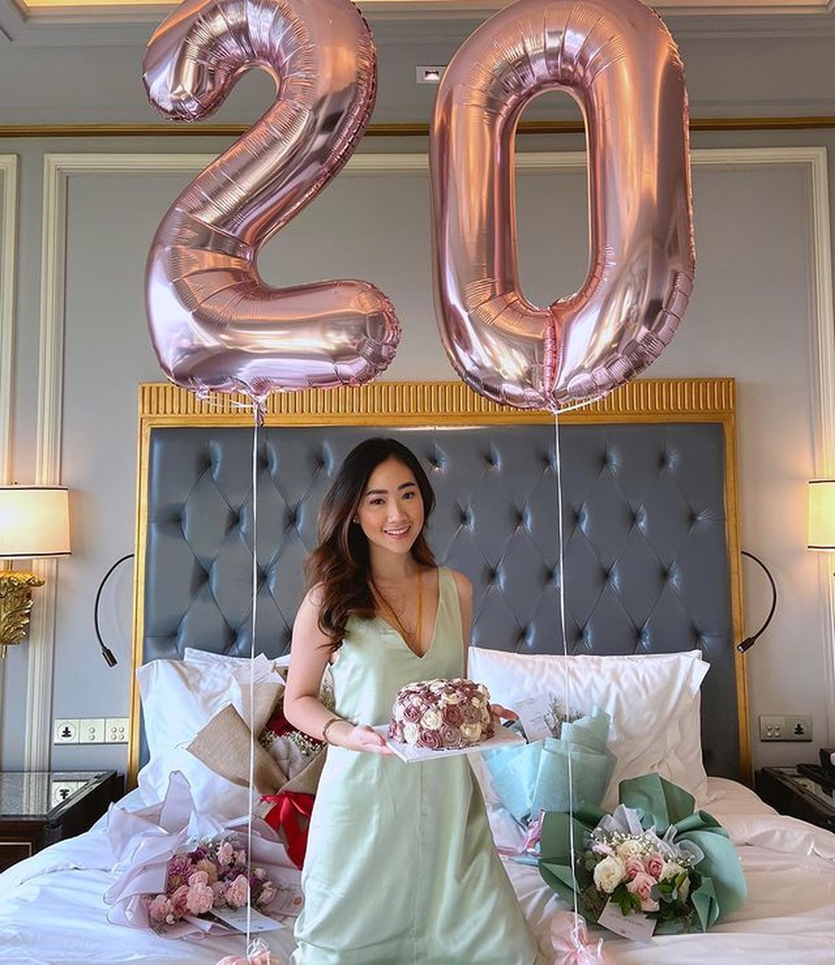 Putri sulung Femmy Permasari Richita Permata Jaya atau akrab disapa Cinta ulang tahun ke 20 dirayakan di hotel berbintang&period; Yuk intip&excl;