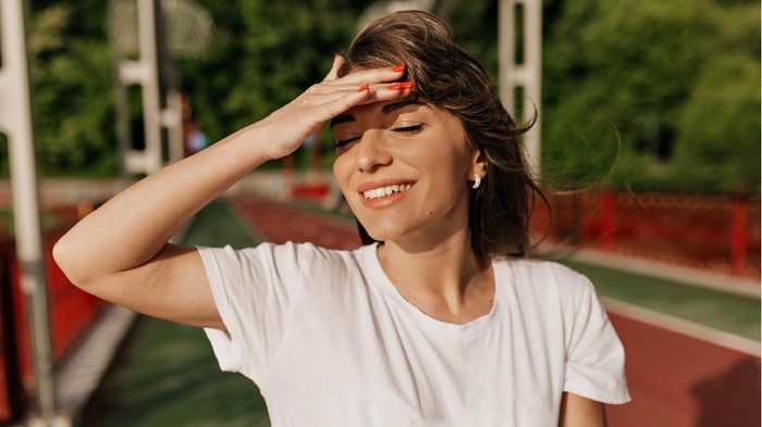 Perubahan Musim Bikin Kulit Kusam? Coba Atasi dengan Rangkaian Skincare Ini, Beauties!