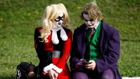 FOTO: Warna-warni Cosplay di MCM London Comic Con 2021