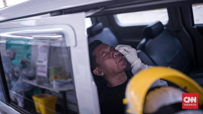 Tren kasus covid-19 menunjukkan pelandaian, meski pemerintah dan para epidemiolog mewanti-wanti ancaman gelombang tiga di akhir tahun nanti.