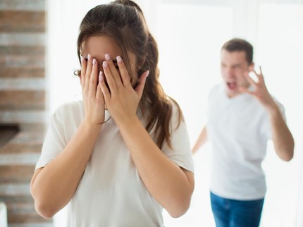 Aku Bingung! Suami Kadang Baik Tapi Anggap Anak Beban & Suruh Aku Kerja Lagi