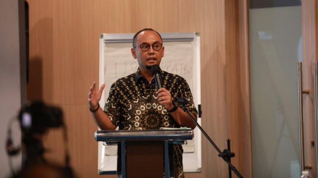 Kepala PPATK Temui Prabowo, Bahas Isu Penting & Pemblokiran Rekening Kepala PPATK Ivan Yustiavandana menghadap Presiden Prabowo di Istana Kepresidenan. Ivan berkata pertemuan dengan presiden membahas sejumlah isu penting.