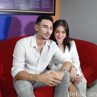 Heboh Video Pria Mirip Banget Suami Jessica Iskandar!