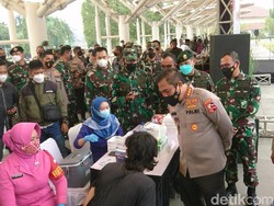 Kabareskrim Pimpin Serbuan Vaksinasi 3 Daerah di Banten