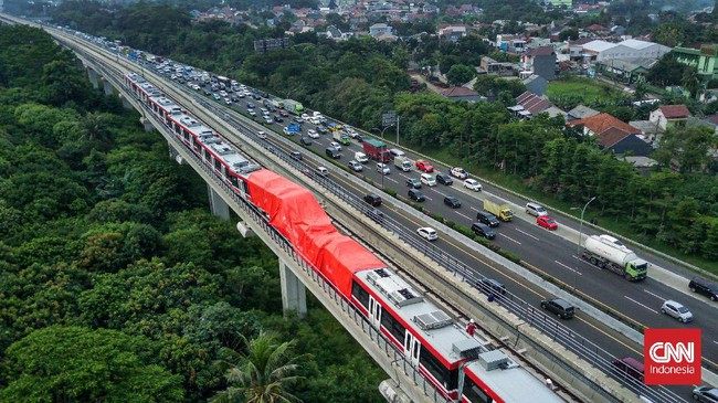PT Inka memastikan tak ada korban jiwa usai tabrakan. Masinis yang membawa kereta LRT Jabodebek hanya mengalami luka ringan.