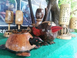 Hade Pisan! Pria Sumedang Sulap Batok Kelapa Jadi Kerajinan Lucu