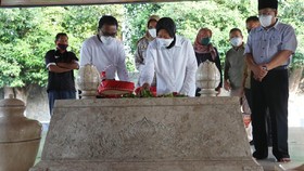 Risma Sebut Makam Bung Karno Tak Dapat Perawatan Sejak 1979