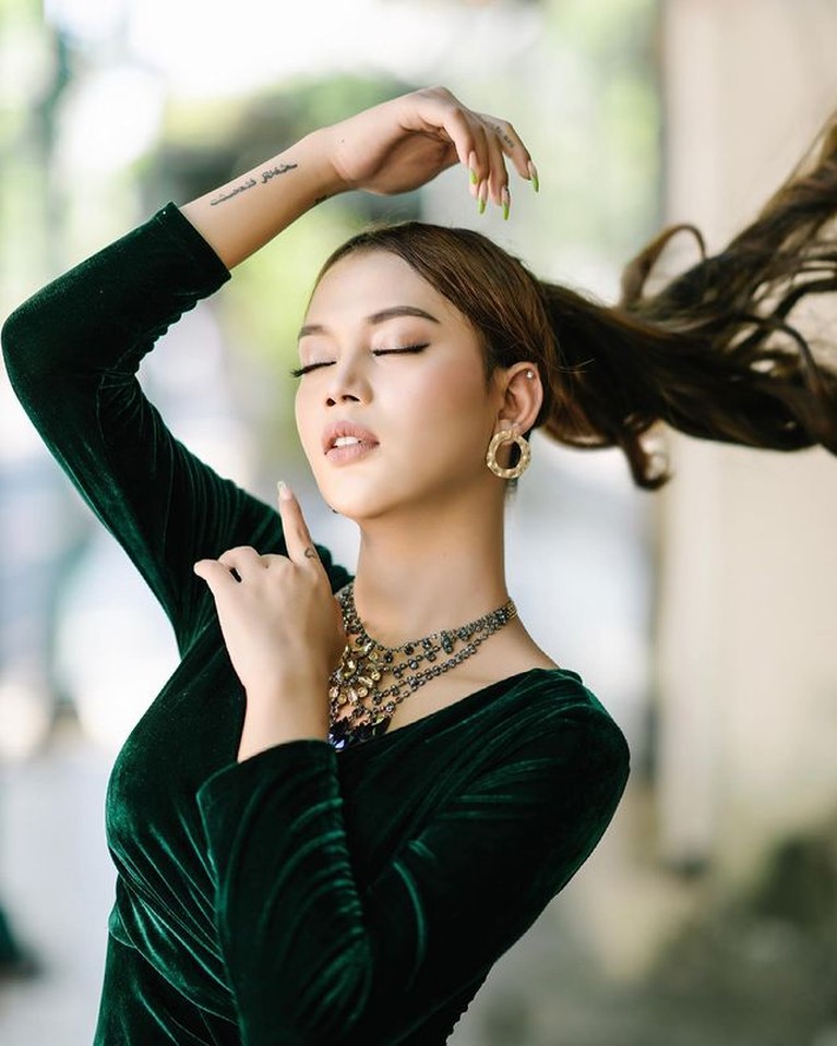 Ngaku Transgender, Intip 7 Potret Cantik Dinda Syarif Tanpa Oplas