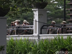 PeduliLindungi Belum Terpasang, Pembukaan Alun-alun Bandung Tertunda