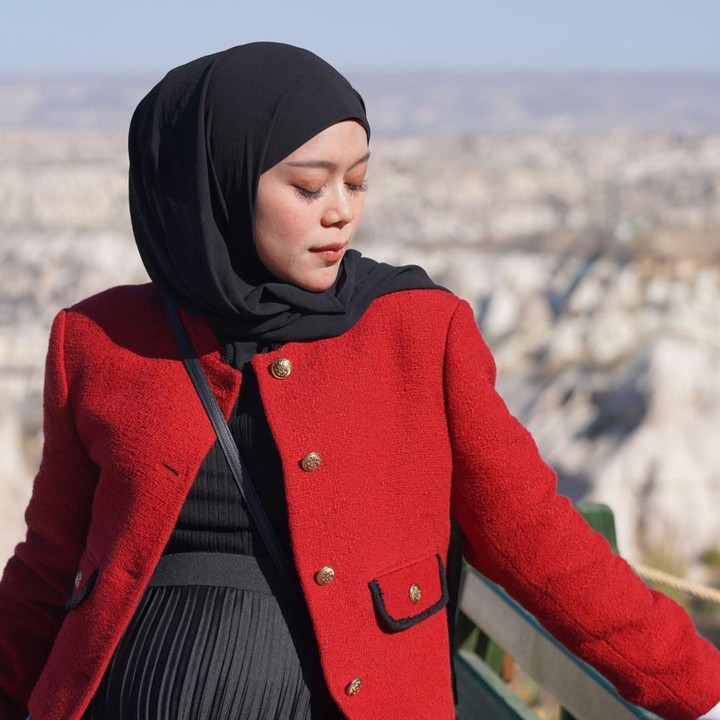 <p>Dalam perjalanan tersebut, Rizky Billar dan Lesti Kejora turut membawa keluarga mereka. (Foto: Instagram @lestikejora)</p>