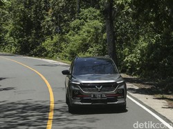 Melibas 3.000 Km Jakarta-Bali Bareng Wuling Almaz RS