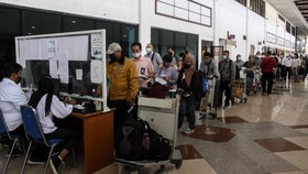 Penumpang Pesawat Tak Wajib Tes PCR Lagi, Cukup Antigen