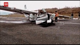 VIDEO: Pesawat Cargo Tabrak Landasan, Pilot Tewas