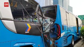 VIDEO: 2 Bus Transjakarta Tabrakan, 3 Orang Tewas