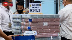 VIDEO: Bareskrim Polri Sita Rp20,4 M Dari Pinjol Ilegal