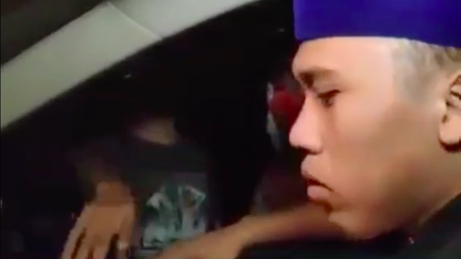 Video Ustaz Nasihin dibegal sejumlah orang di Lampung ramai beredar di medsos. Polisi memanggil Nasihin untuk diklarifikasi terkait video tersebut (Screenshot video viral)
