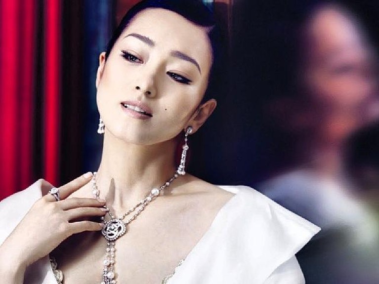 7 Foto Gong Li Aktris China yang Masuk Daftar Hitam Pemerintah Tiongkok.