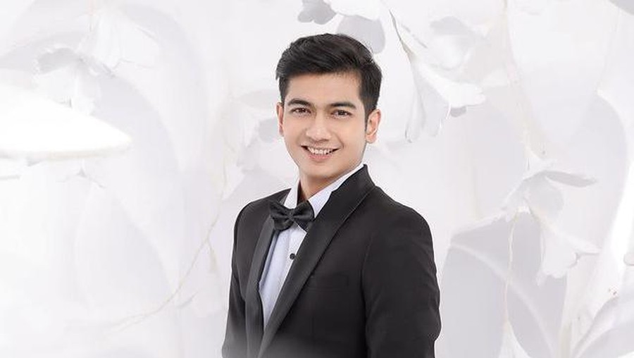 Ria Ricis dan Teuku Ryan akan melangsungkan pernikahan bulan depan atau November 2021. Yuk intip potret prewedding mereka!