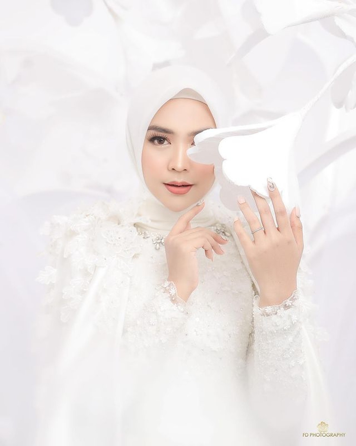 Ria Ricis dan Teuku Ryan akan melangsungkan pernikahan bulan depan atau November 2021&period; Yuk intip potret prewedding mereka&excl;
