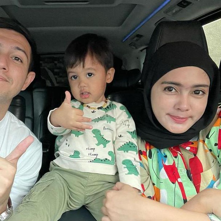 <p>Kita doakan semoga Baby Kazeem tumbuh menjadi anak yang sehat dan bahagi selalu ya, Bunda. (Foto: Instagram)</p>