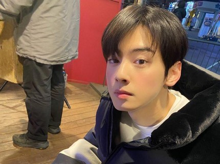 Sosok Lee Dong Hwi, Adik Cha Eun Woo yang Dinilai Lebih Tampan dan Berbakat