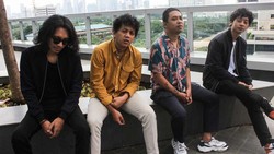 Lirik Lagu Hurts Like Hell - Coldiac