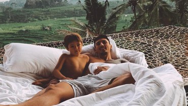 Selain El Barack, 3 Anak Artis Ini juga Dekat dengan Ayah Sambungnya