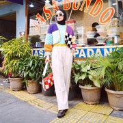 Bosan dengan Gaya Monoton? Yuk, Tiru Fashion Colourful ala Tantri Namirah!