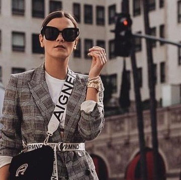 img-title Wajib Tahu! 5 Fashion Hack untuk Tampil Stylish Saat sedang Buru-buru