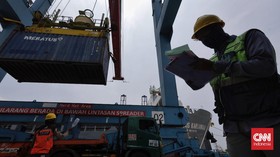 FOTO: Surplus Neraca Perdagangan di Pelabuhan Bongkar Muat
