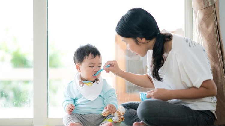 Tahukah Bunda bahwa makanan bayi yang mengandung zat logam berat dapat berdampak buruk pada perkembangan otak anak. Simak selengkapnya di sini ya!