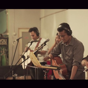 Lirik Lagu Hujan - Kabar Burung