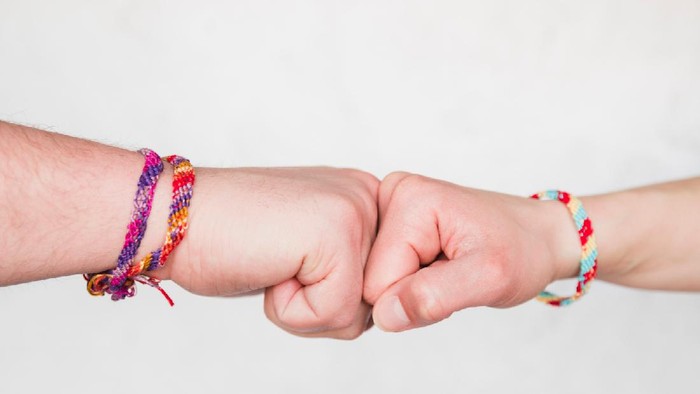 Tes Kepribadian: Cara Mengepalkan Tangan Bisa Ungkap Karakter Seseorang, Coba Yuk!