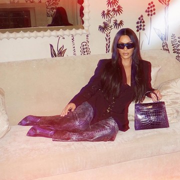 img-title Sebelum Sukses dengan Skims, Ini Bisnis Fashion yang Sempat Dijalankan oleh Kim Kardashian