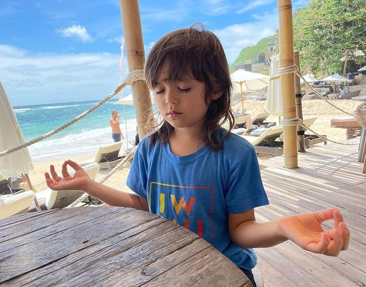 El Barack menjadi sorotan usai videonya menangis terharu di pernikahan Jedar dan Vincent beredar di media sosial&period; Yuk intip potretnya&excl;