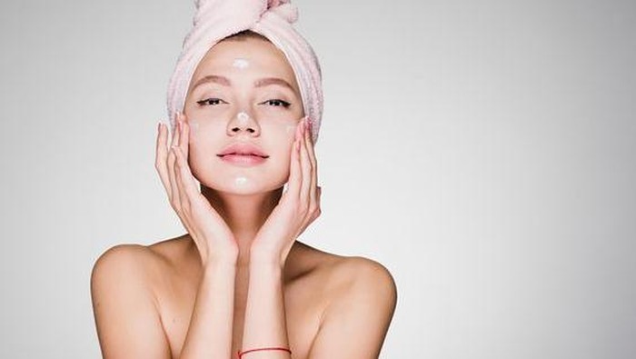 Pakai Toner Itu Penting Nggak, Sih? Temukan Jawabannya di Sini! Pakai Toner Itu Penting Nggak, Sih? Temukan Jawabannya di Sini!