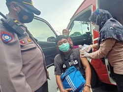 Pendemo yang Melakukan Aksi di Kantor Gubernur Dapat Jatah Vaksinasi