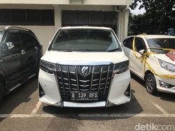 Warna Mobil Berubah, Ini Alasan Rachel Vennya
