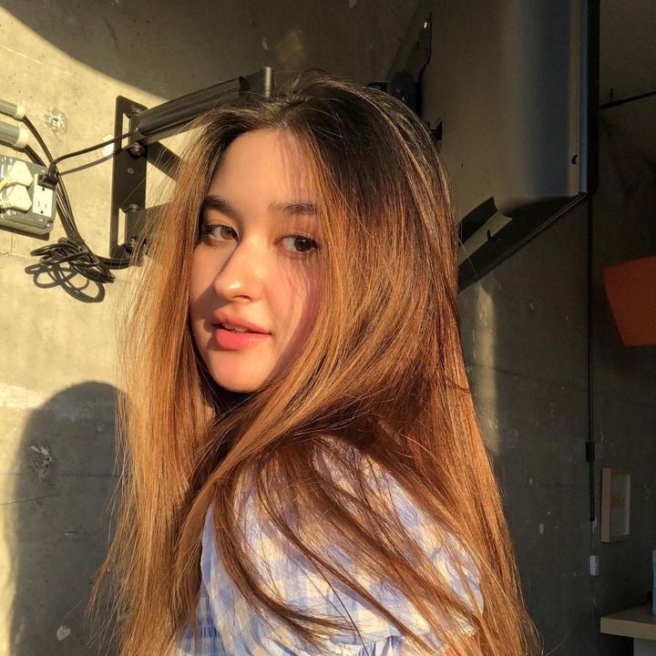 <p>Nama Stephanie Poetri kini masuk ke jajaran penyanyi internasional. Beberapa tahun belakangan, anak bungsu Titi DJ ini memulai debutnya di dunia musik. (Foto: Instagram @stephaniepoetri)</p>